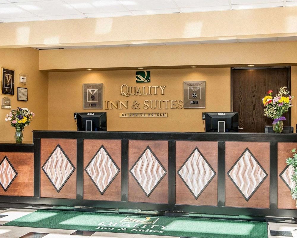 Quality Inn & Suites Mattoon South 2