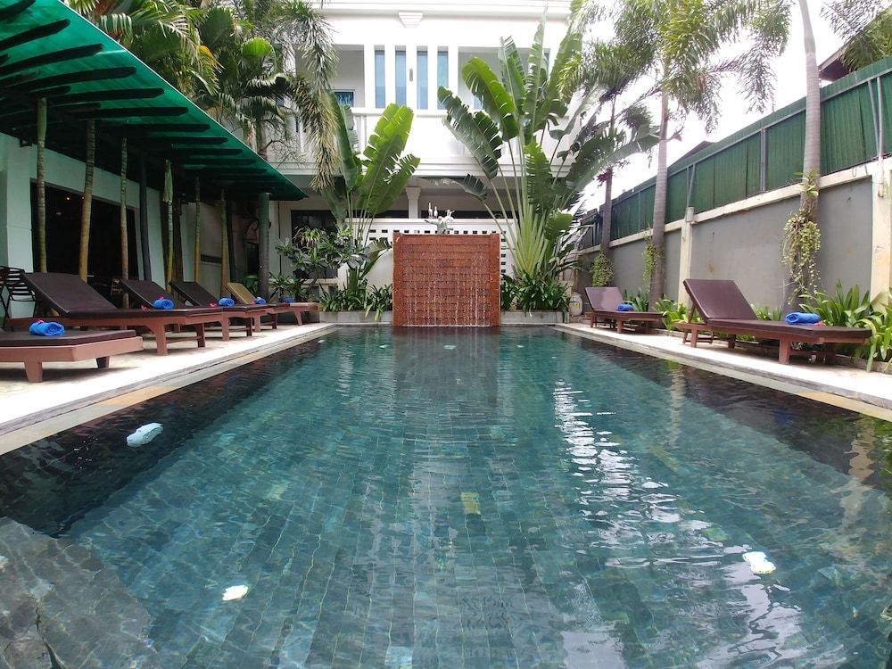 Central Night Hotel 1
