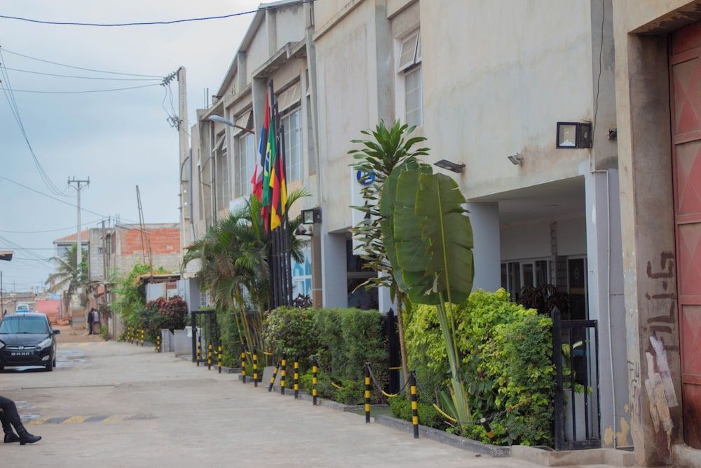Paris - Luanda - HOTEL LLAELL - Luanda