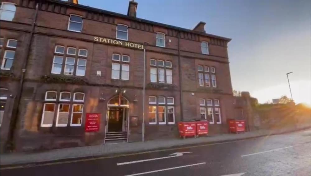 OYO The Station Hotel Penrith 1