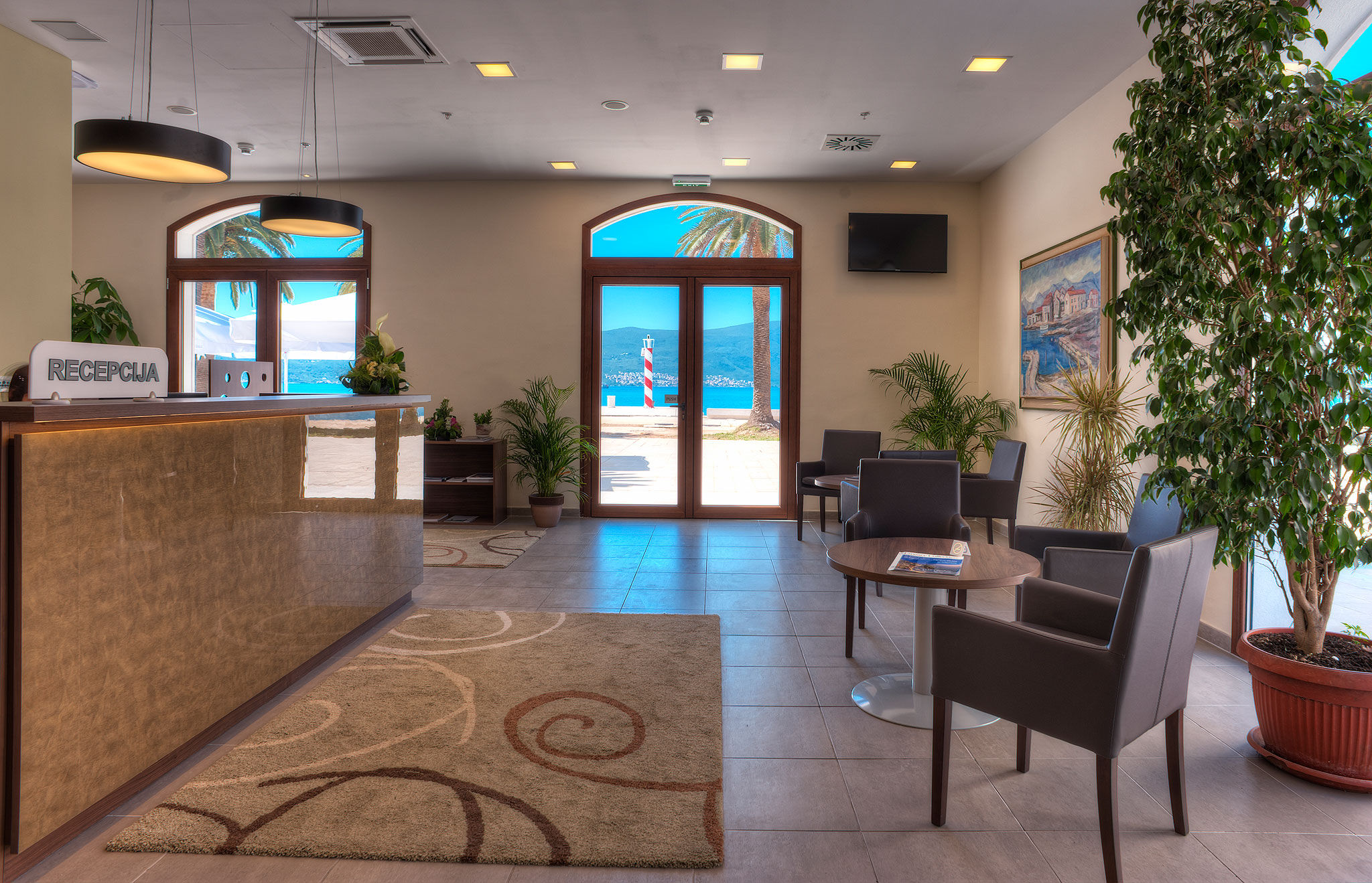 Hotel Pine 2