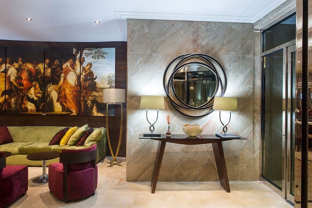 The George Hotel 2