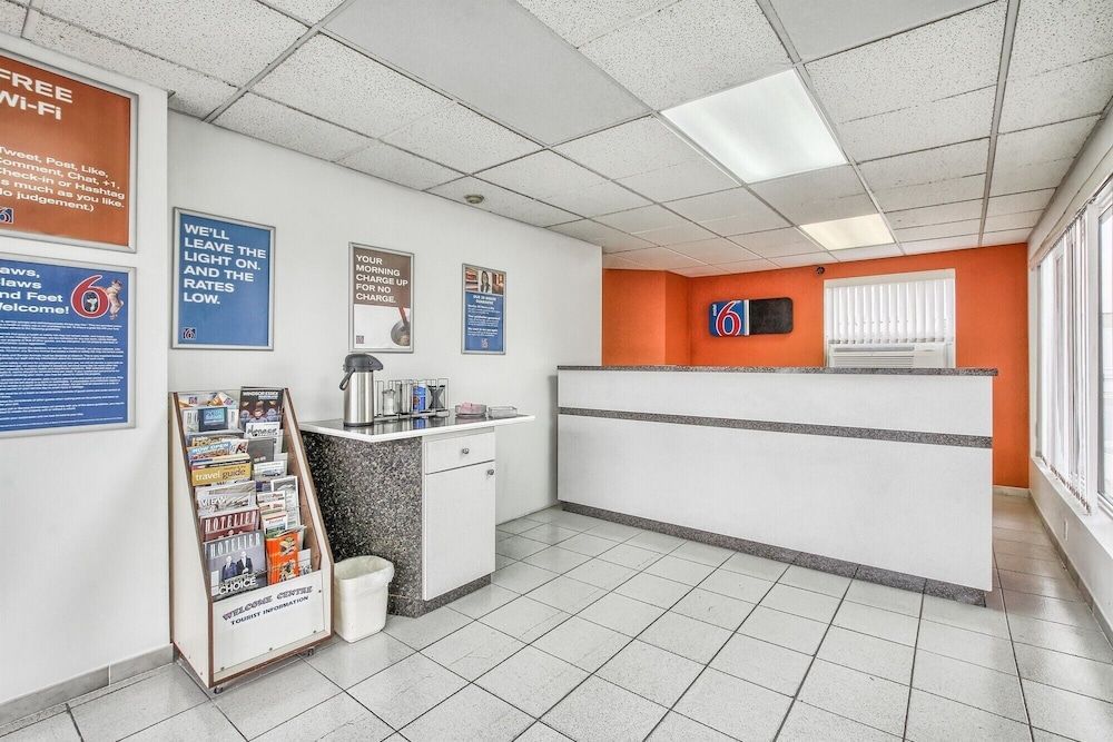 Motel 6-Windsor, ON 2
