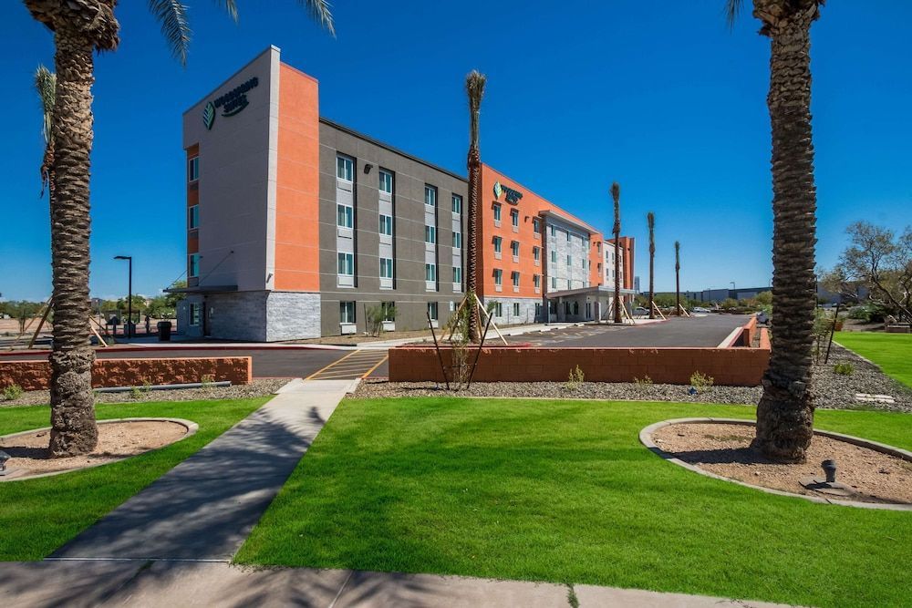 WoodSpring Suites Chandler Airport 1