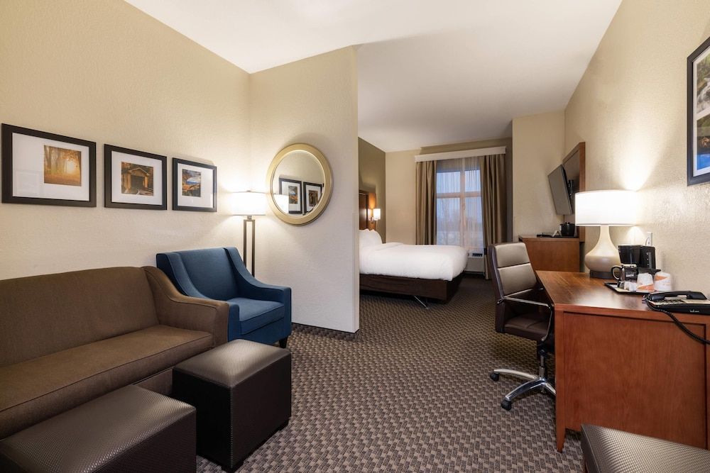 Comfort Suites Troy-I75 1
