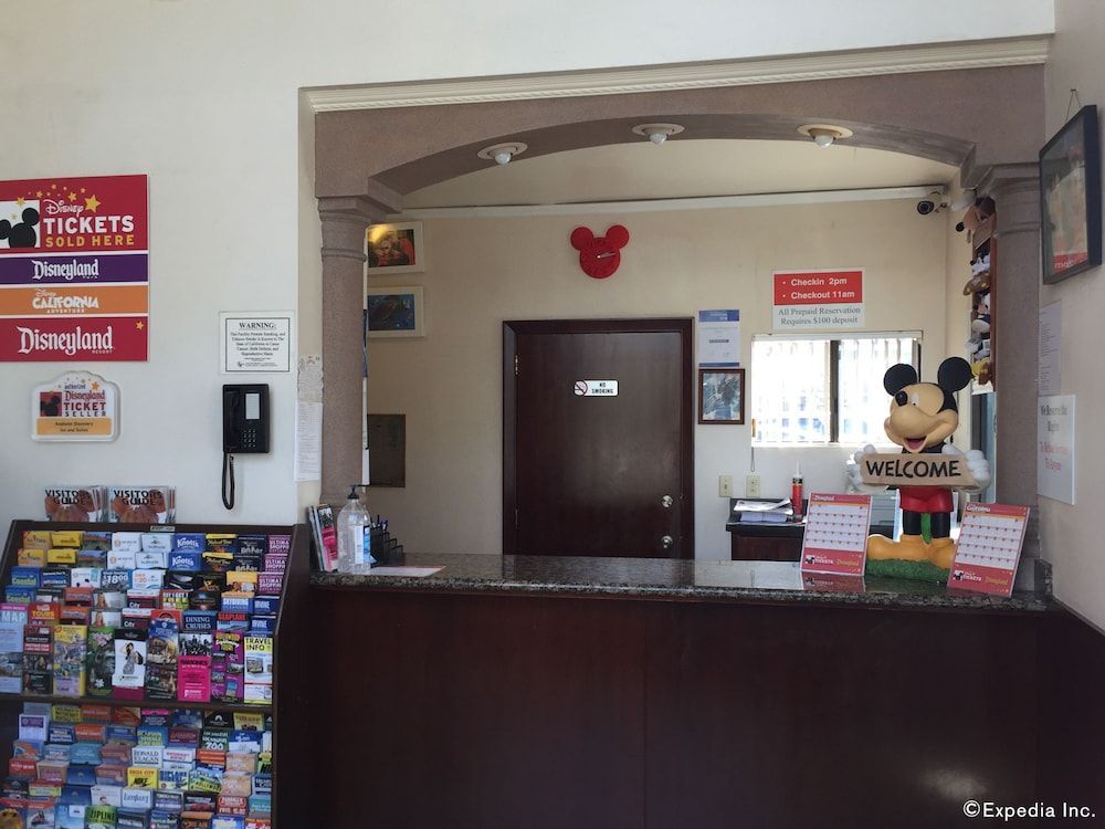 Anaheim Discovery Inn and Suites 2