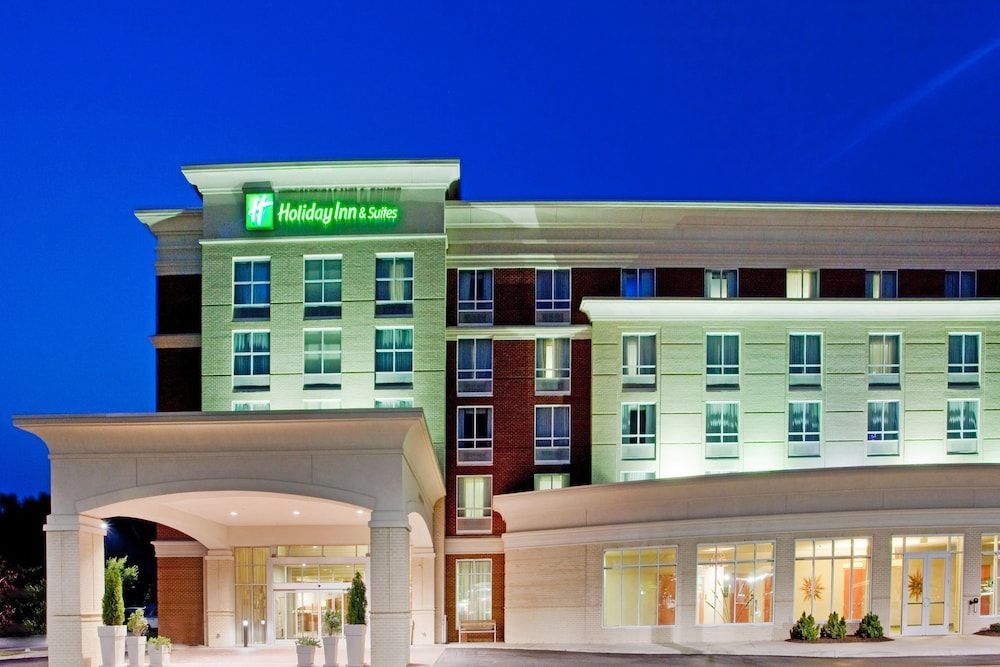 Holiday Inn & Suites WILLIAMSBURG-HISTORIC GATEWAY by IHG 1