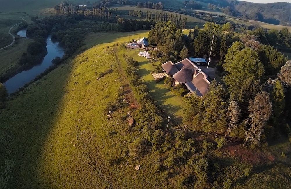 Amazian Mountain River Lodge 1