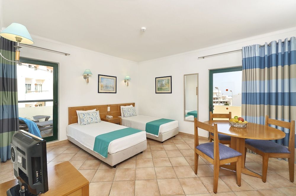Oceanus Aparthotel 1