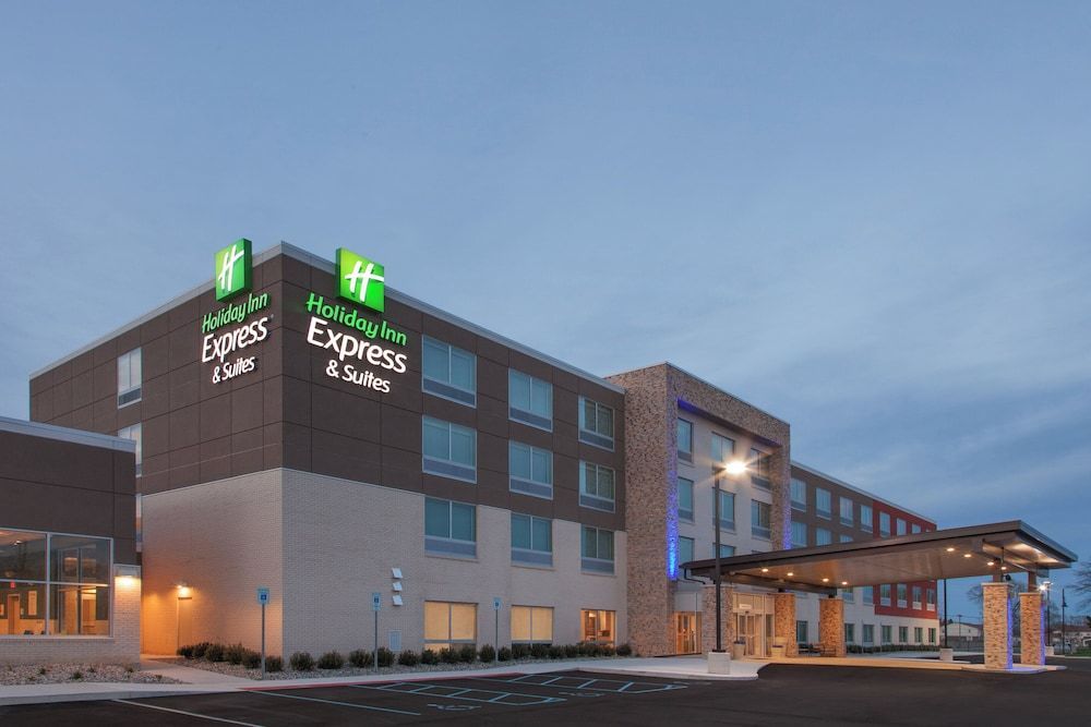 Holiday Inn Express & Suites STERLING HEIGHTS-DETROIT AREA by IHG 1