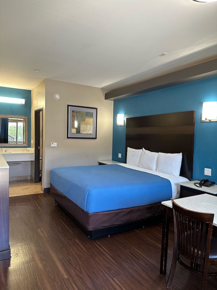 Crystal Palace Inn 2