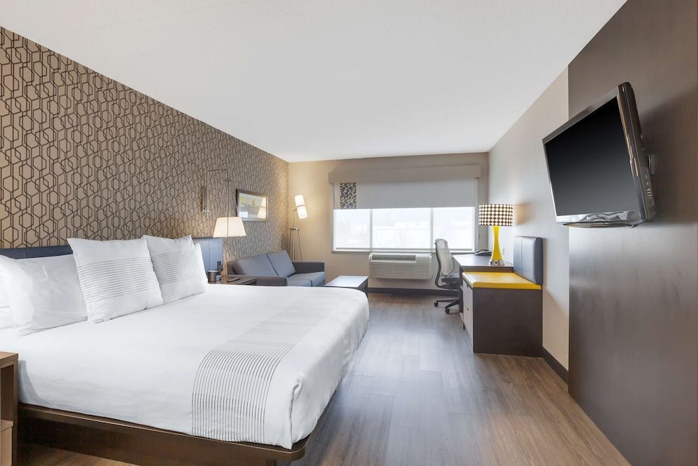 GLō Best Western Toronto Mississauga Corporate Centre 1