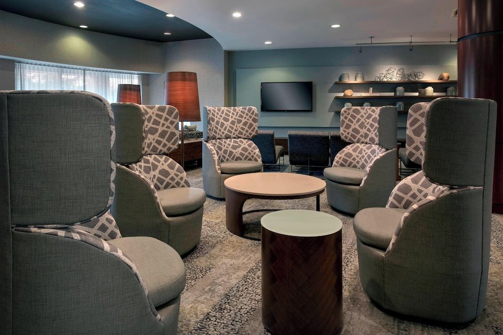 Courtyard by Marriott Lebanon 2