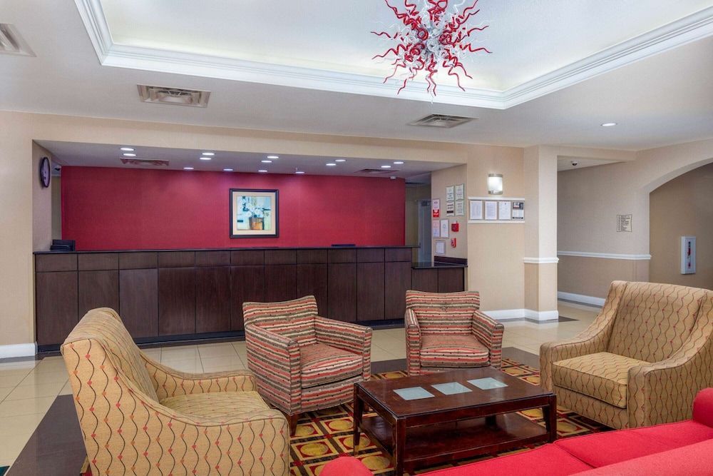 La Quinta by Wyndham Macon West 2