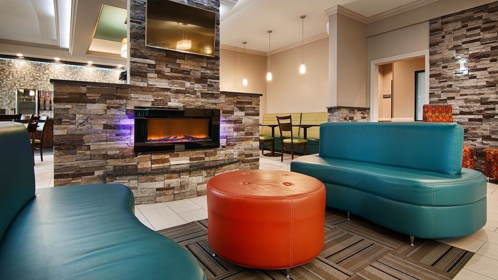Best Western Elkhart Inn & Suites 2