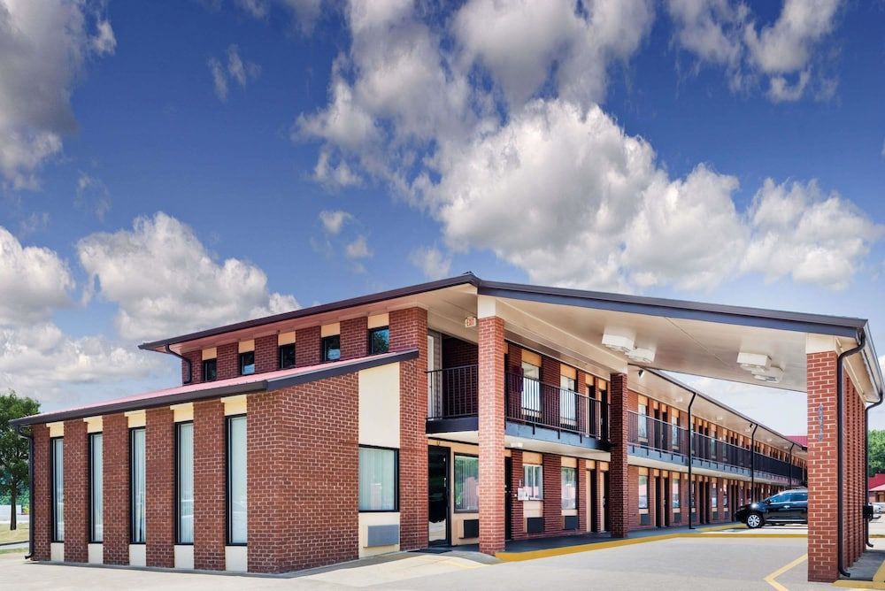 Super 8 by Wyndham Chattanooga Ooltewah 1