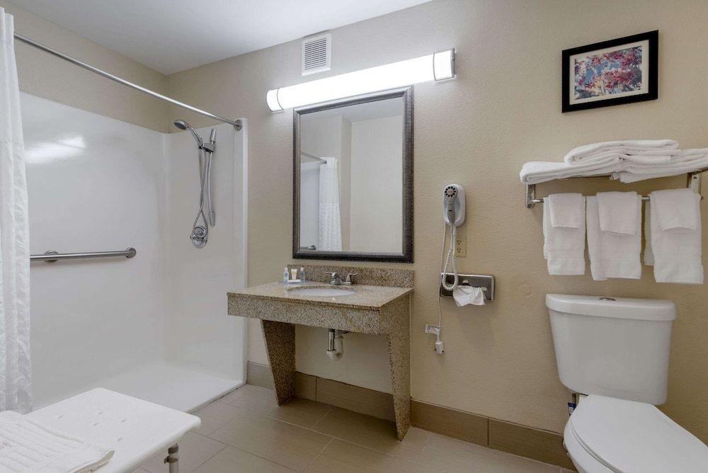 Comfort Suites Columbus State University Area 2