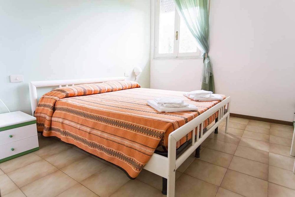 Residence with pool in Luni Mare 2