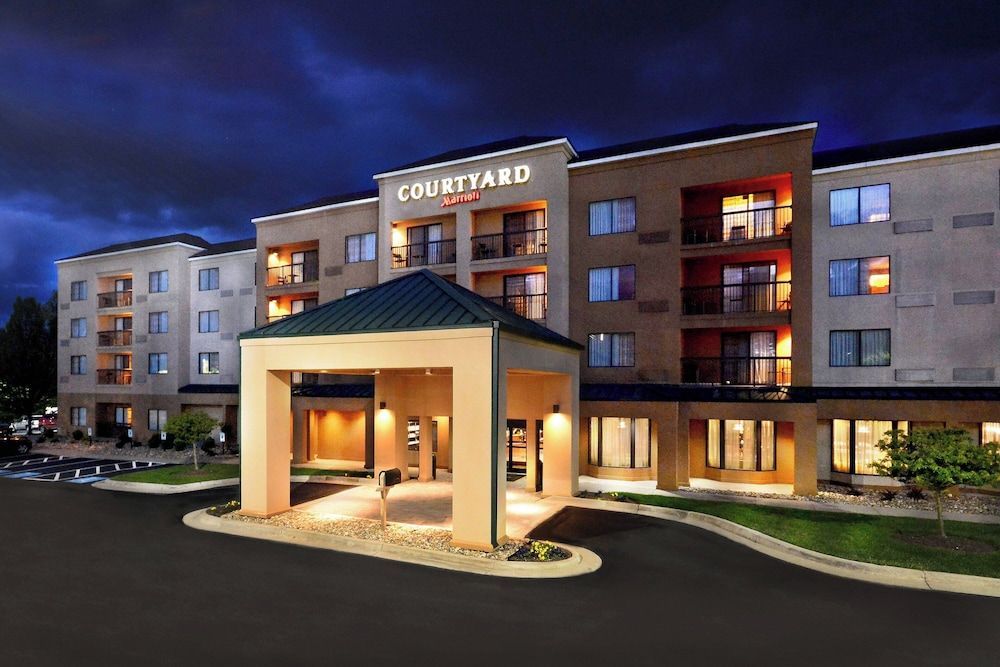 Courtyard Beckley 1