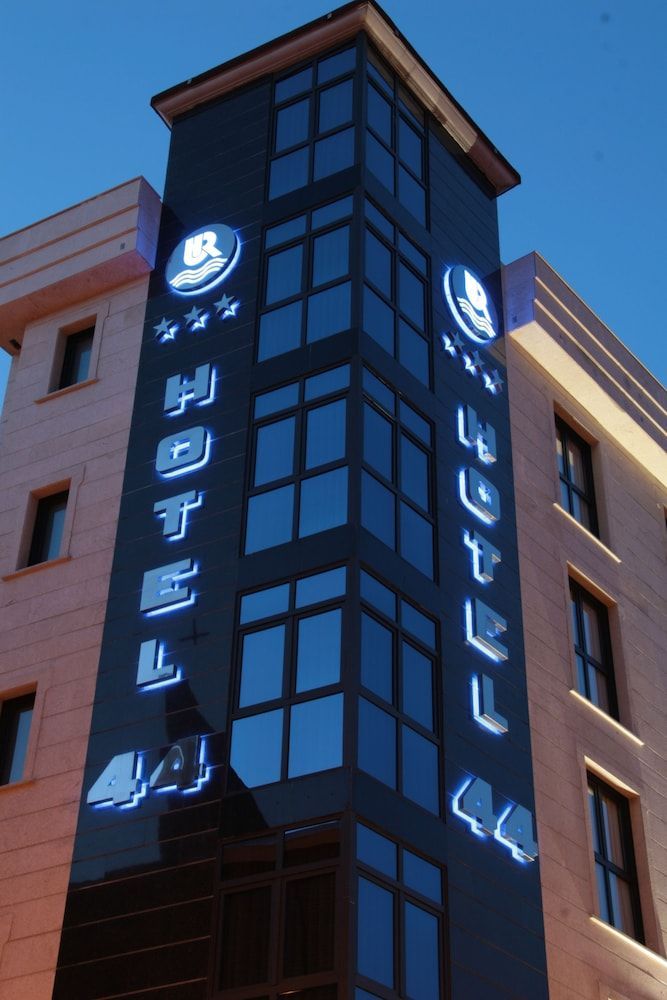 Hotel 44 1