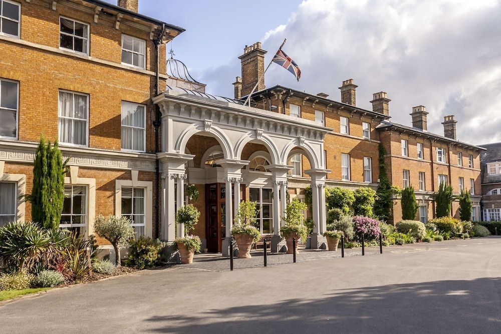 Oatlands Park Hotel 1