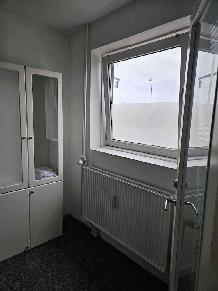 Airport Apartment 2