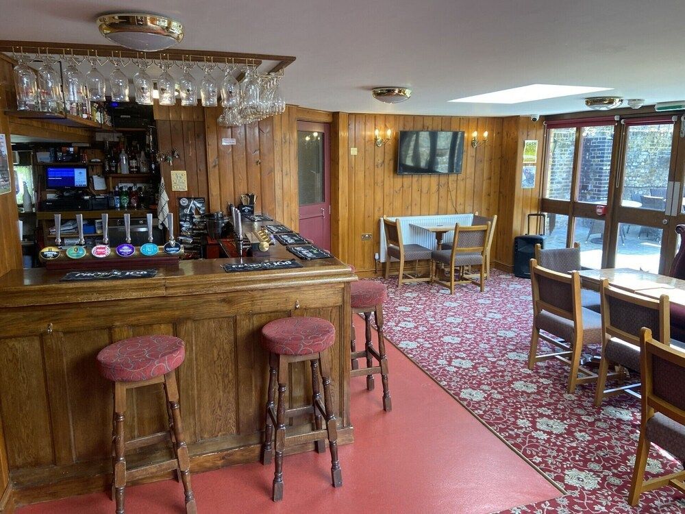 The Jolly Drayman Pub and Hotel 1