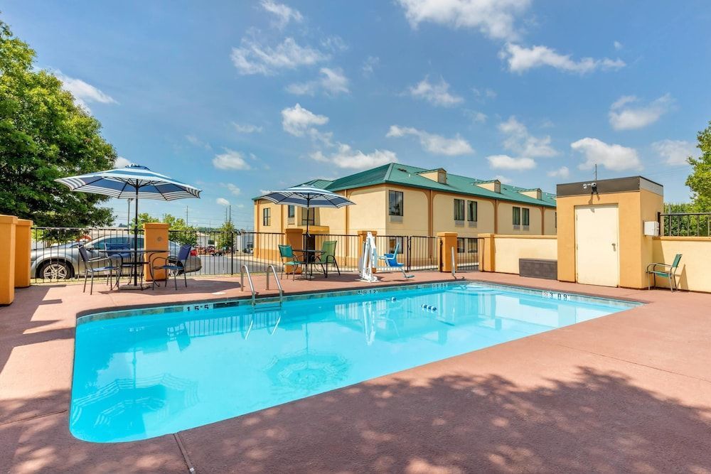 Quality Inn Auburn Campus Area I-85 1
