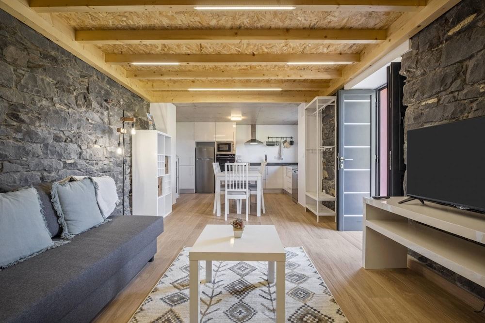 Mountain Retreat by Homie 2