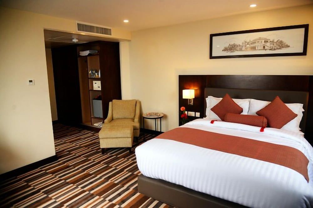 Avari Xpress Gulberg 1