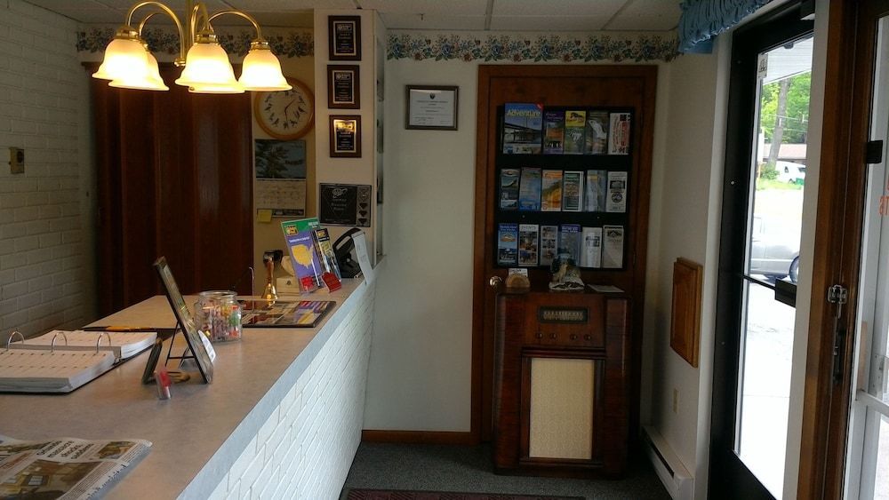 Brentwood Motor Inn 2