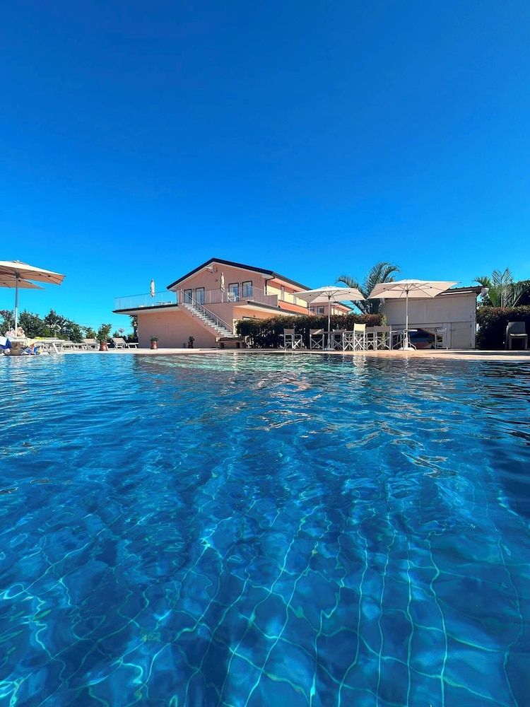 Tenuta Ciuri Country Resort 1