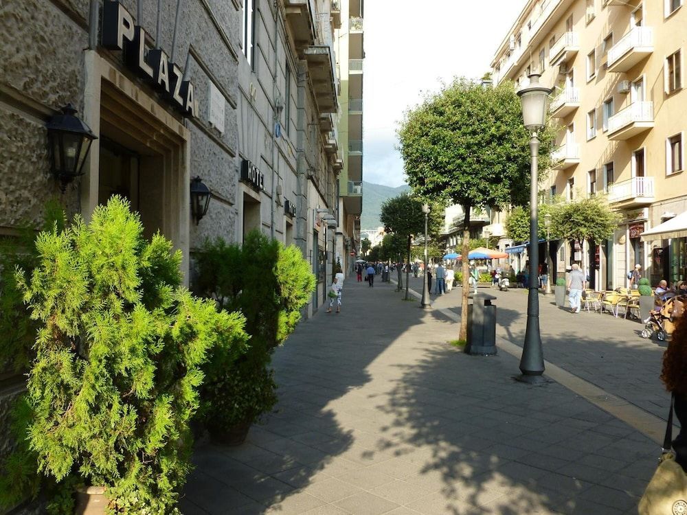 Hotel Plaza 1