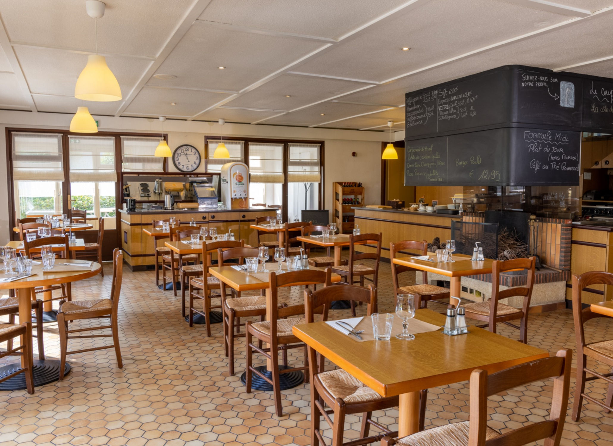 Le 2 by Hotel Akena La Ferte Bernard 1
