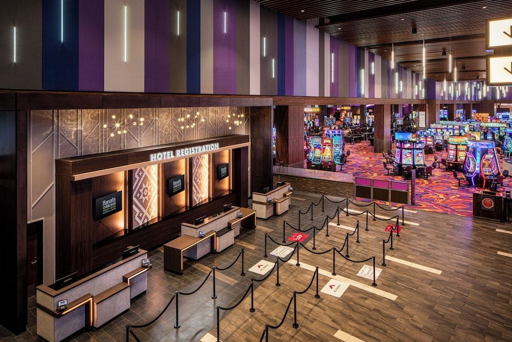 Harrah's Cherokee Valley River Hotel & Casino - A Caesars Rewards Destination 2