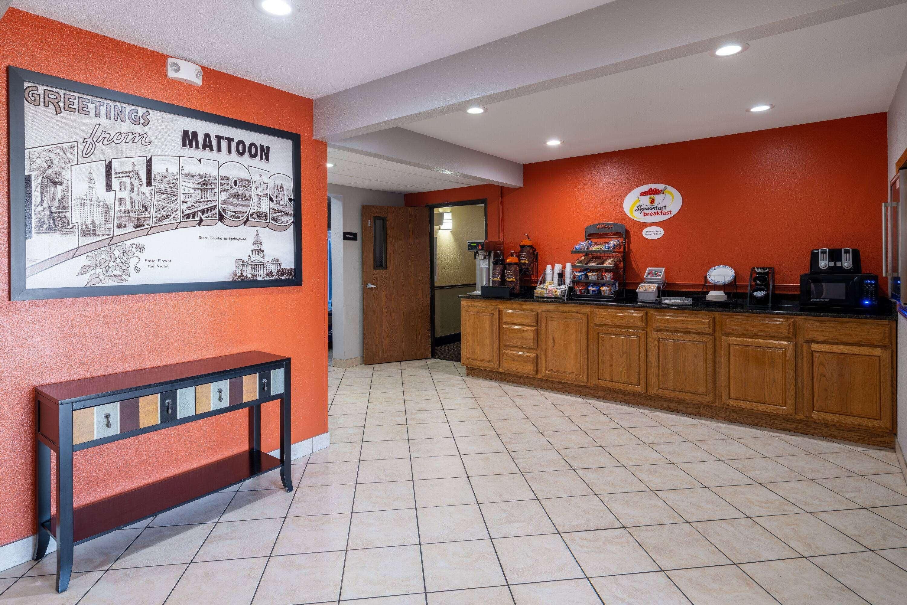 Super 8 by Wyndham Mattoon 2