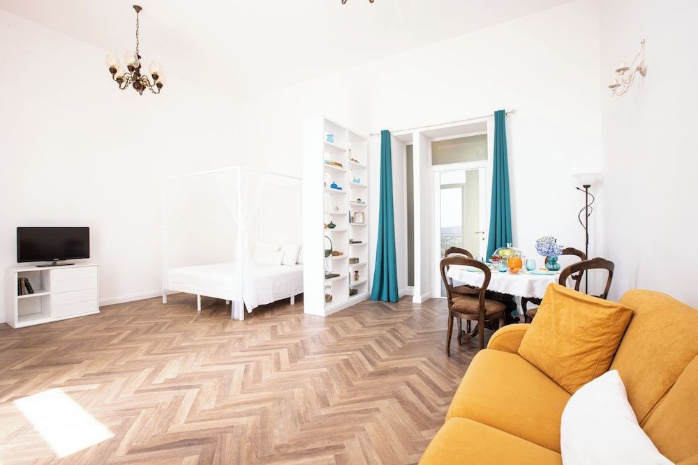 Lux Aurea 1