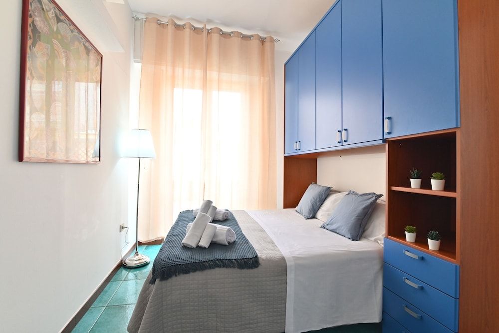 IzzHome Holiday Terrace 2