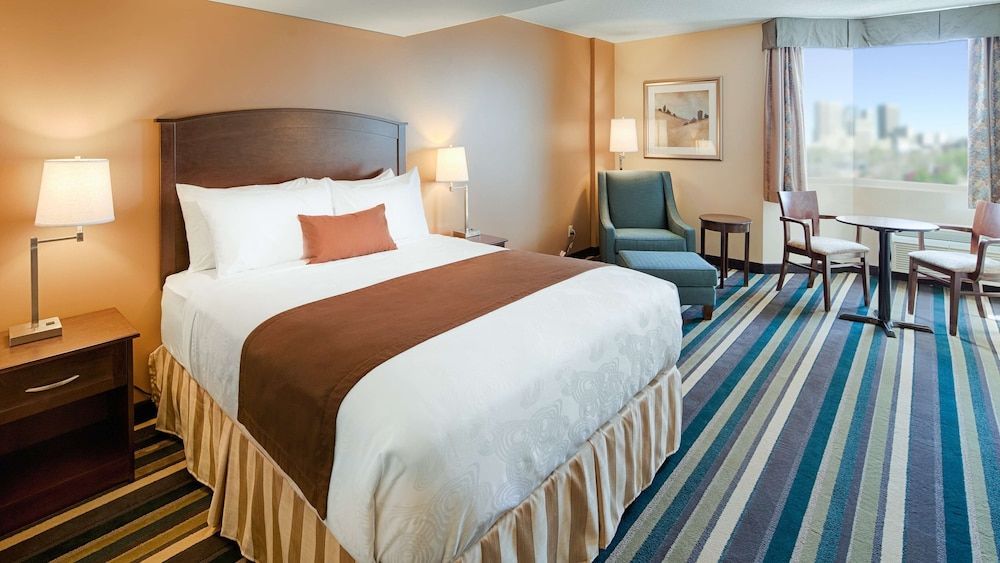 Best Western Plus Winnipeg Airport Hotel 1