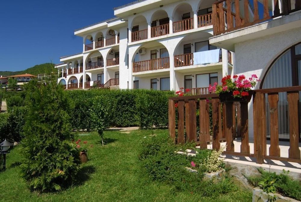 Breeze Apartments 2