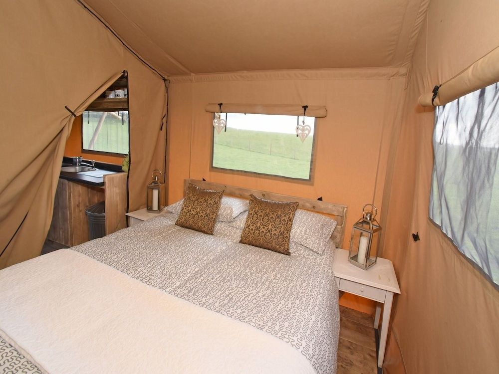 Carr's Hill Luxury Safari Tents 2