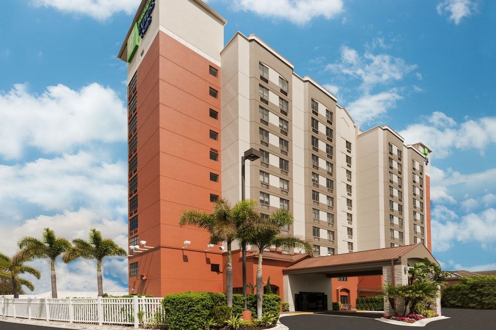 Holiday Inn Express & Suites NEAREST UNIVERSAL ORLANDO by IHG 1
