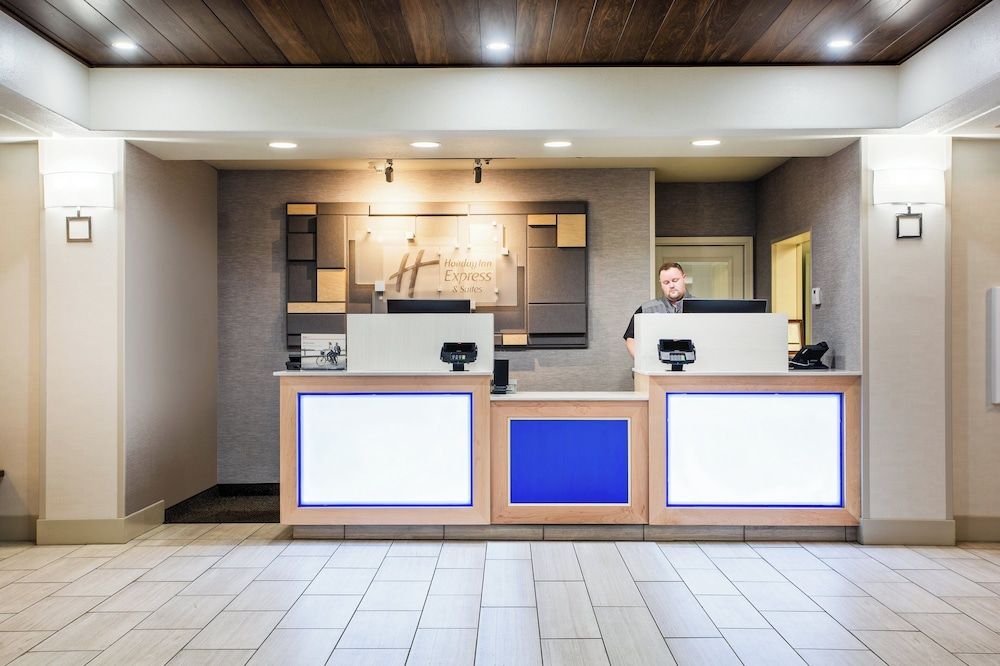 Holiday Inn Express & Suites LEWISBURG by IHG 1