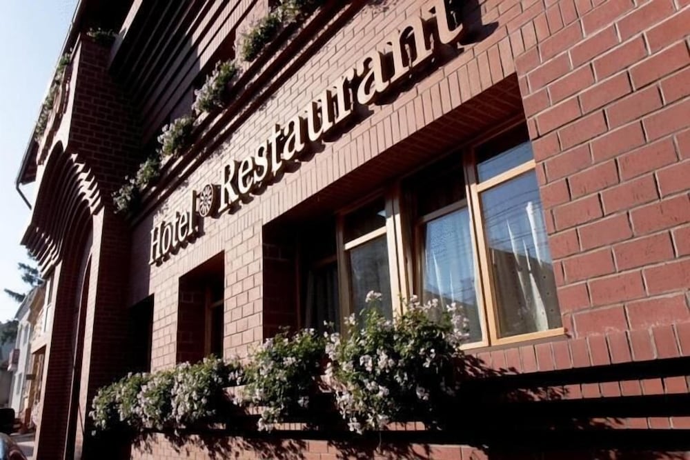 Hotel Restaurant Gondűző 1
