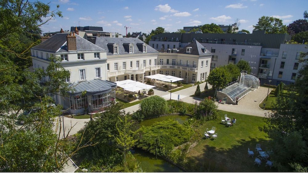 Château Belmont Tours by The Crest Collection 1