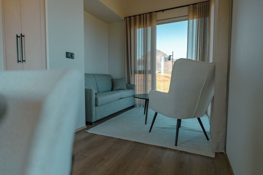 Peninsula Suites 2