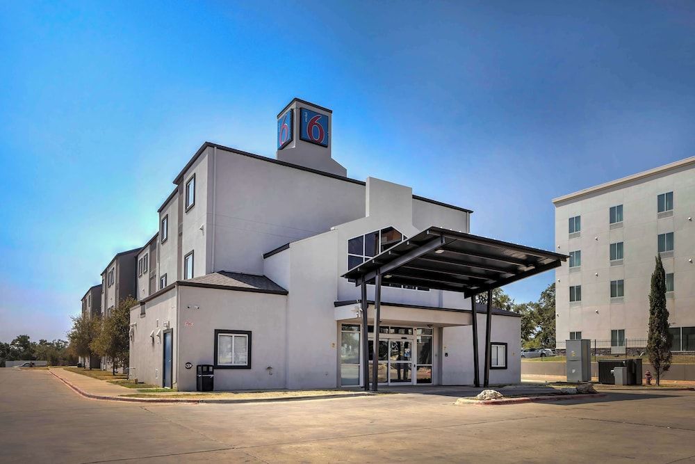 Motel 6-Cedar Park, TX 1