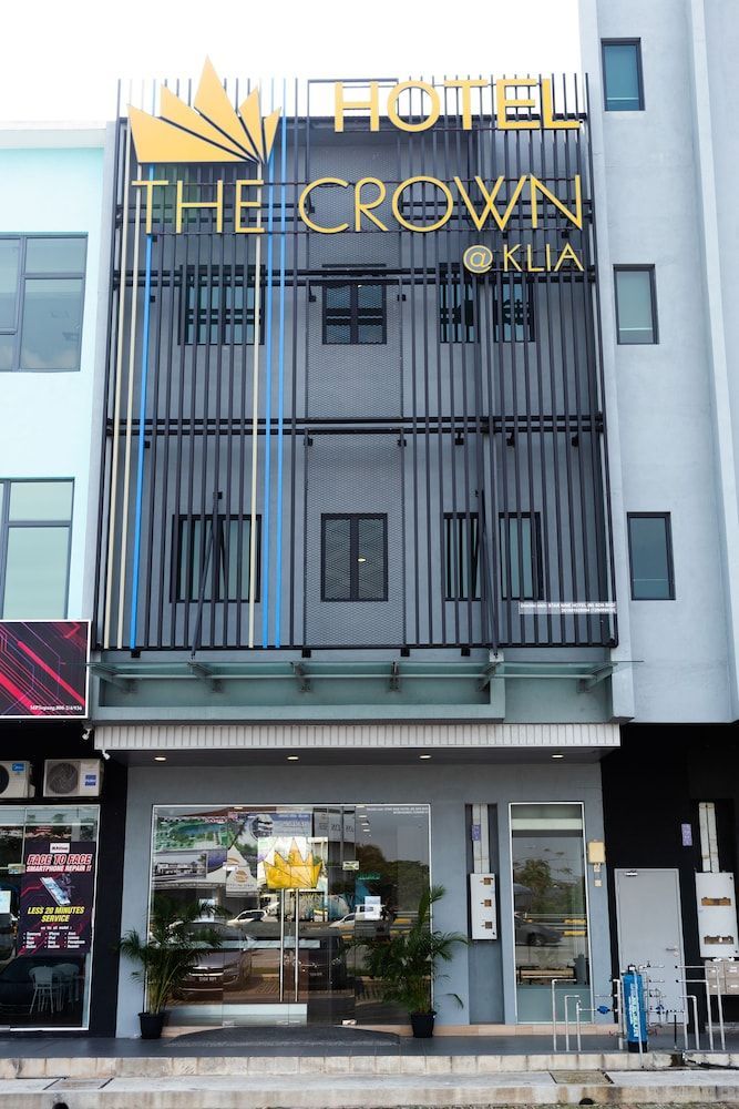 THE CROWN HOTEL @ KLIA 1
