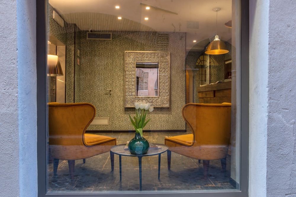 Navona Essence Hotel 1