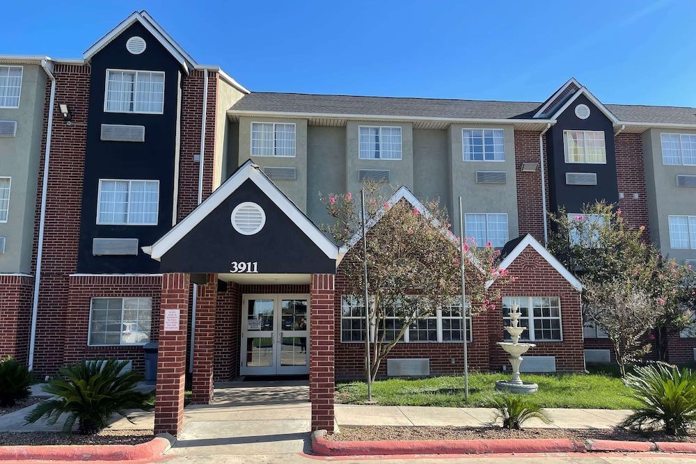 Super 8 by Wyndham San Antonio Downtown NE 1